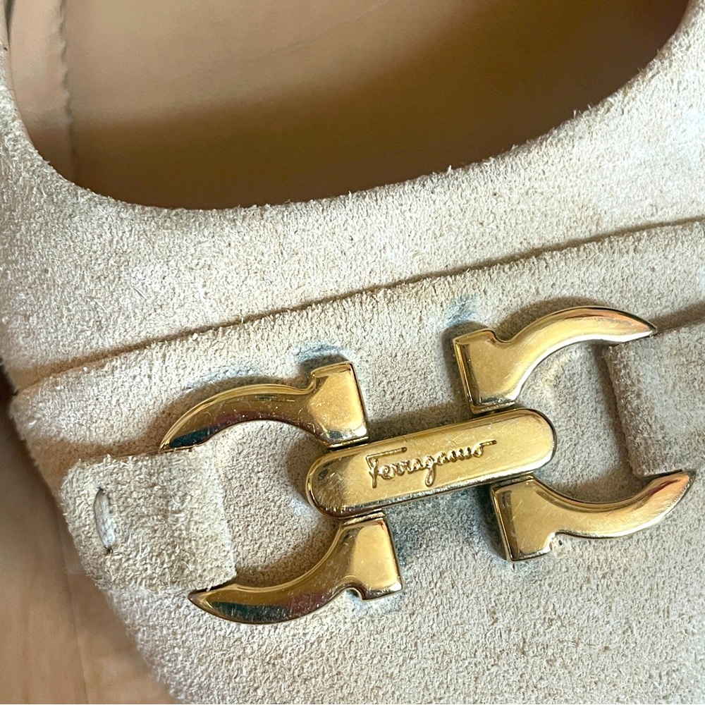 Salvatore Ferragamo beige suede ballet flats 7.5M - Picture 3 of 12